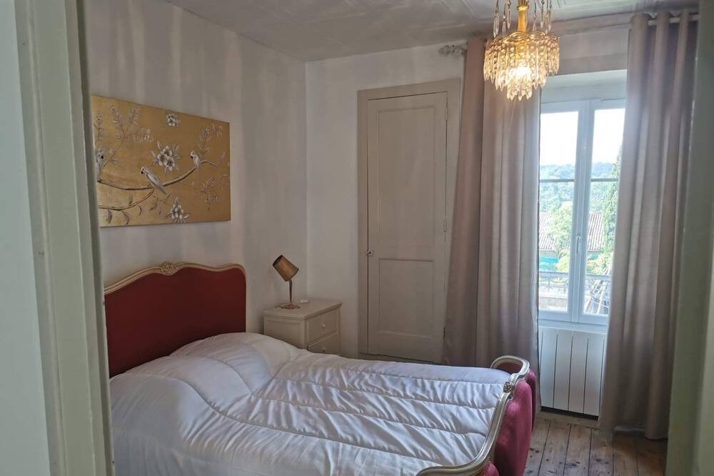 Photo of Bedroom in Saint-Junien