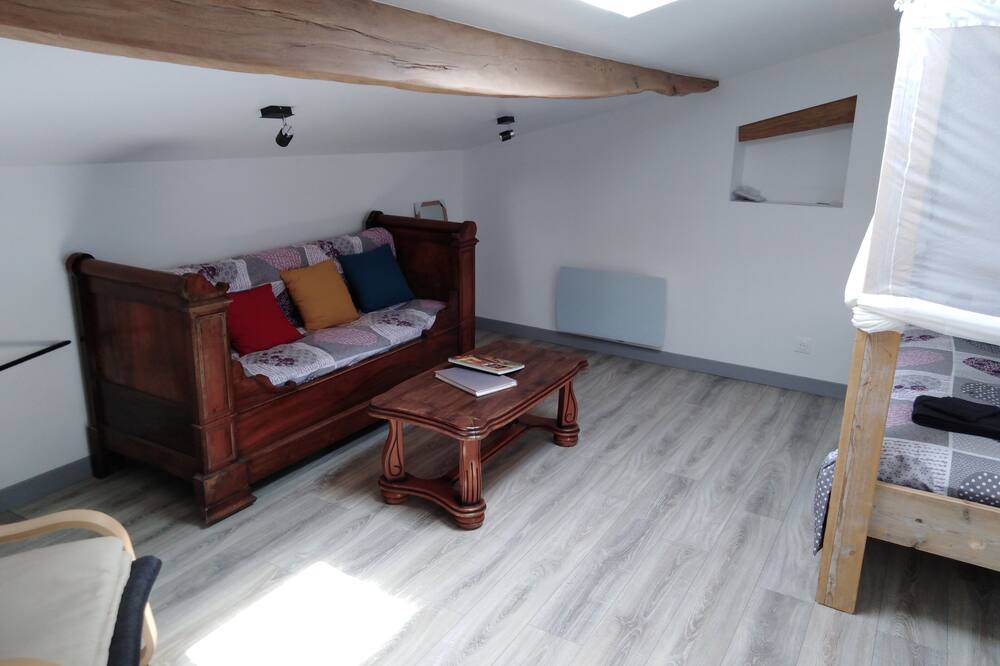 Photo of Livingroom in Villeneuve-la-Comtesse