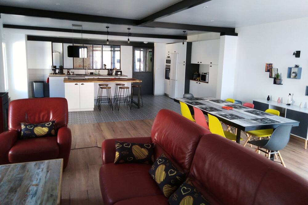 Photo of Livingroom in Villeneuve-la-Comtesse