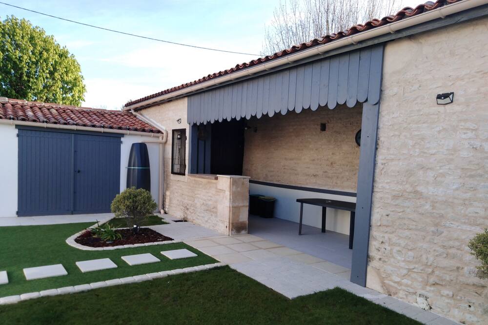 Photo of Others in Villeneuve-la-Comtesse