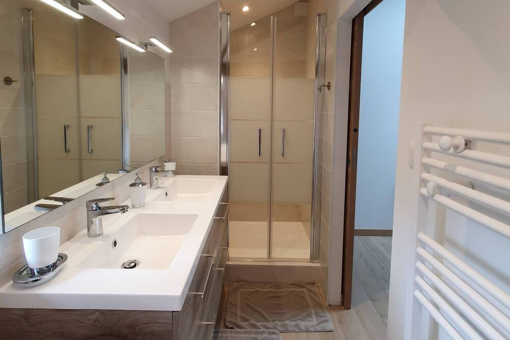 Photo of Bathroom in Vienne