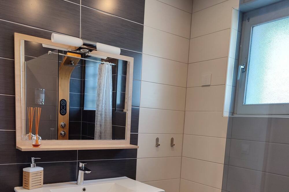 Photo of Bathroom in Puilboreau