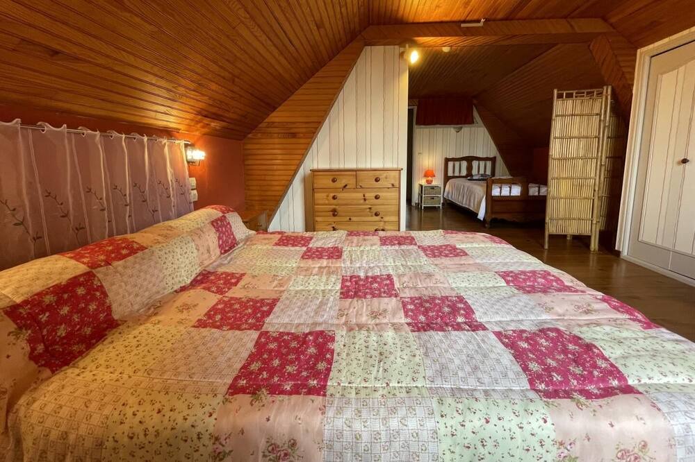 Photo of Bedroom in Casteide-Cami