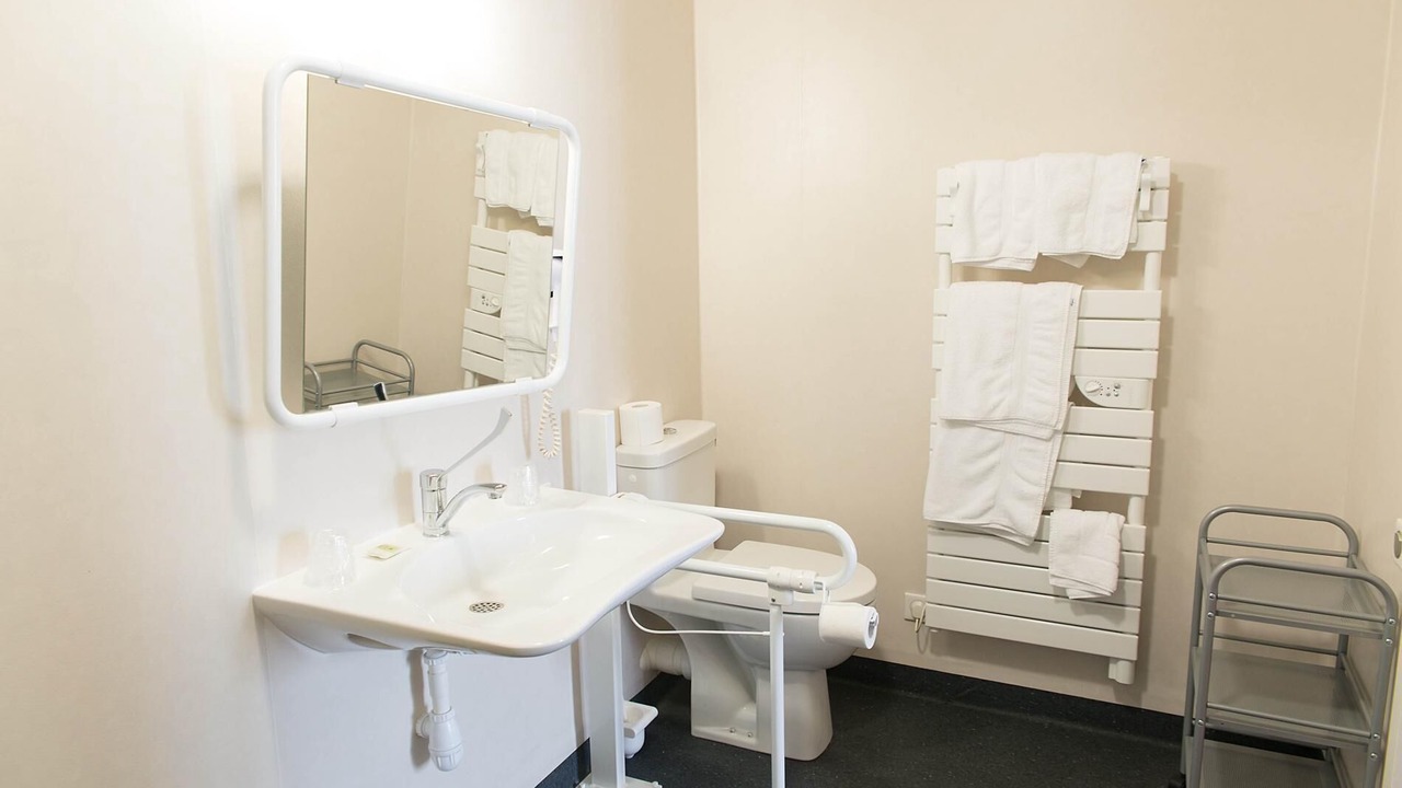 Photo of Bathroom in Montmorillon