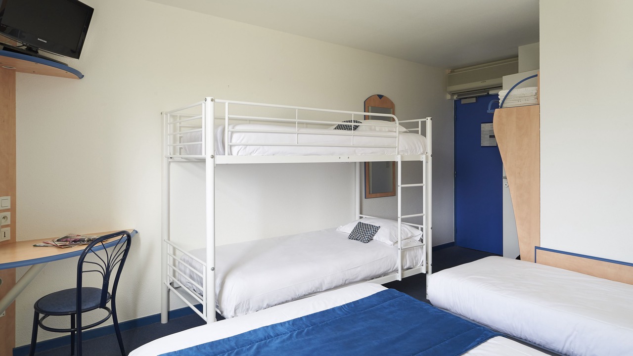 Photo of Bedroom in Creon