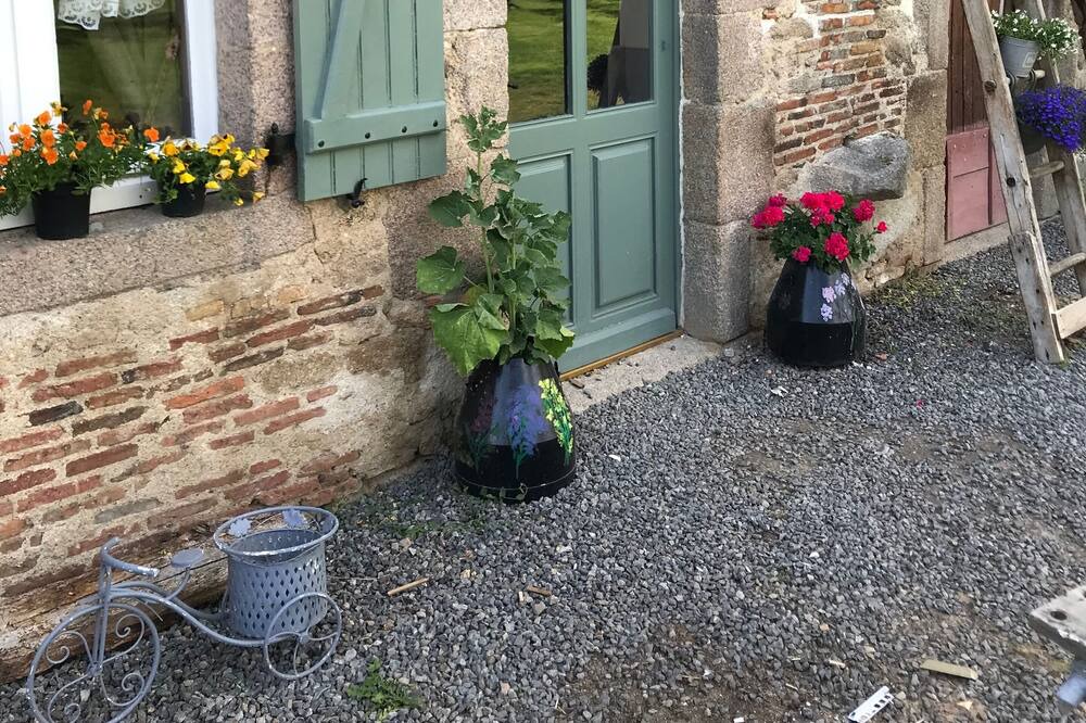 Photo of Outdoor in Lussac-Les-Eglises