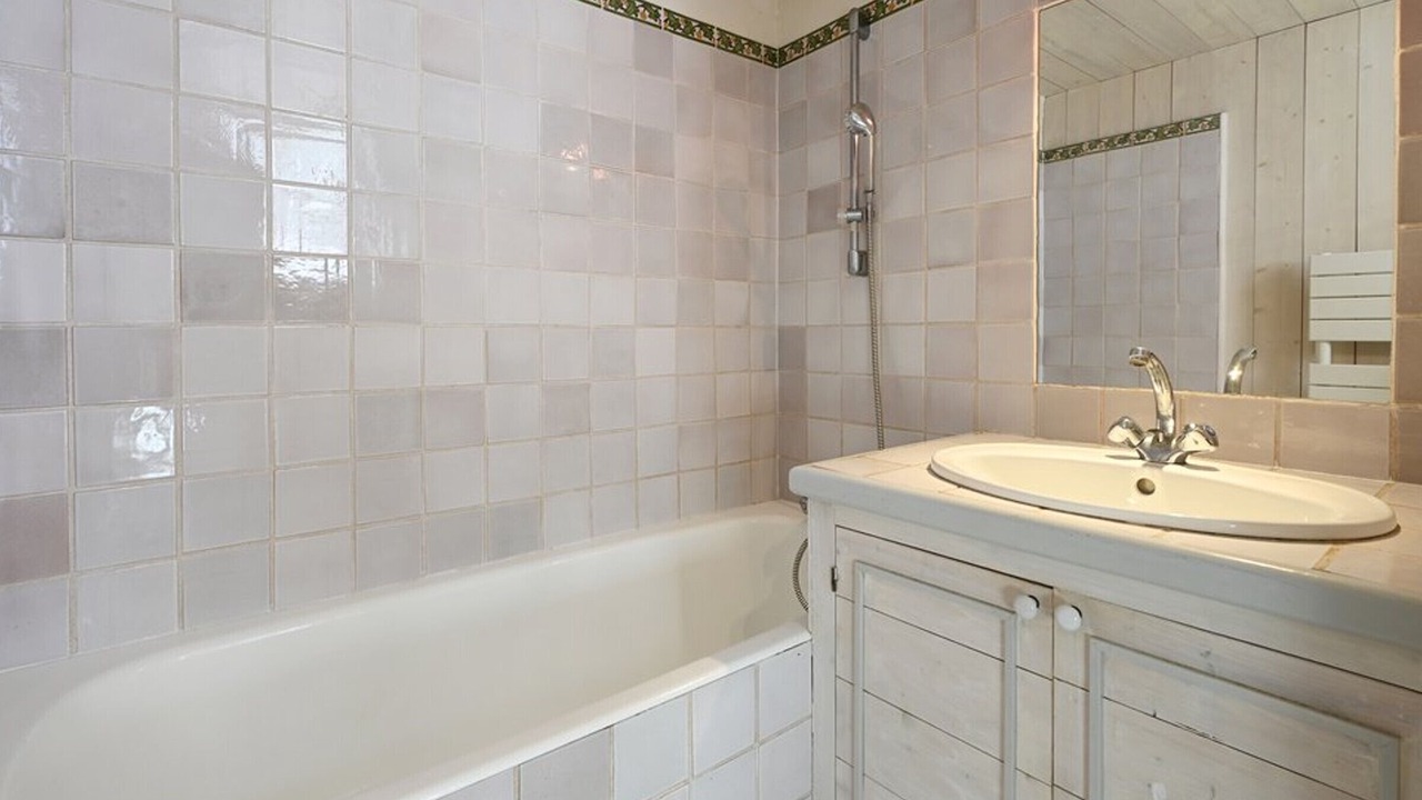 Photo of Bathroom in Les Portes-en-Re
