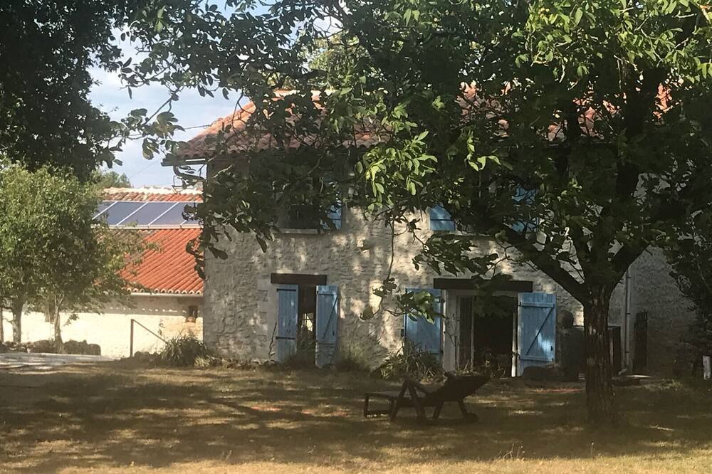 Photo of Outdoor in Sainte-Croix-de-Mareuil