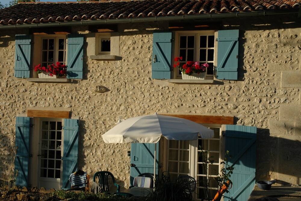 Photo of Outdoor in Sainte-Croix-de-Mareuil