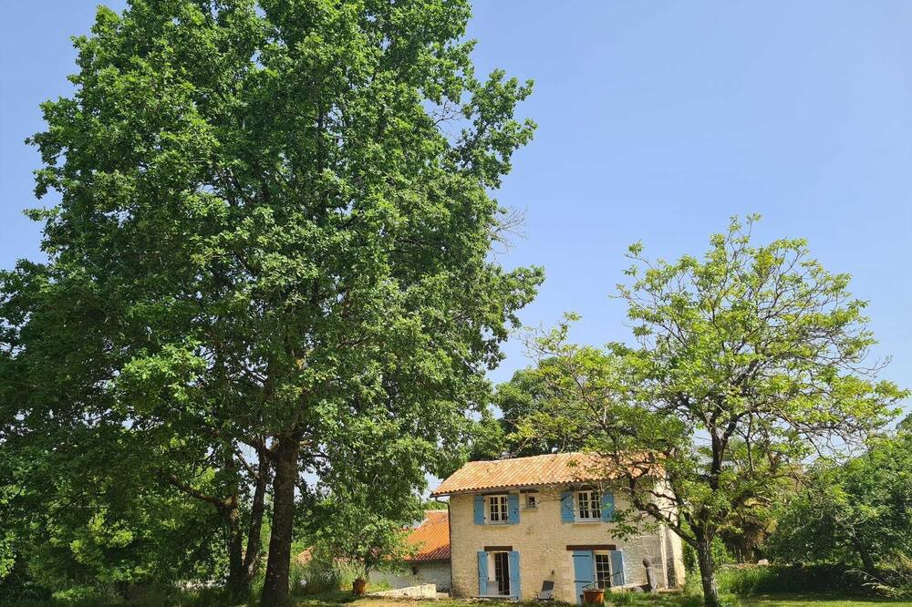 Photo of Outdoor in Sainte-Croix-de-Mareuil