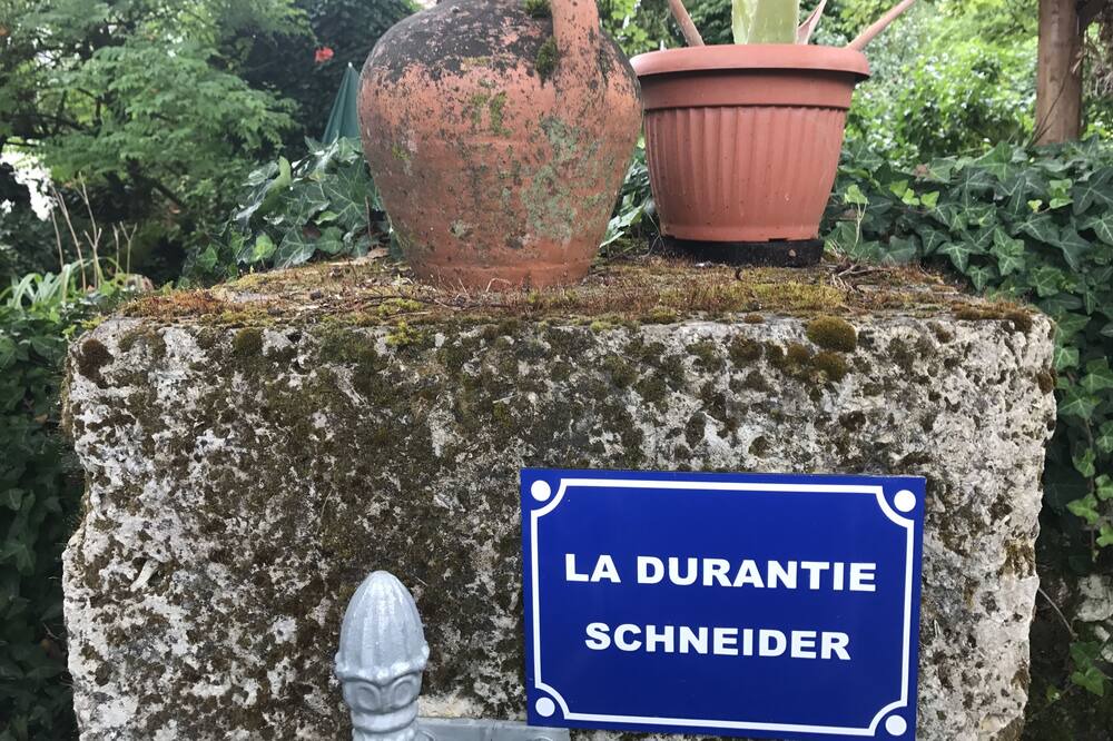 Photo of Outdoor in Sainte-Croix-de-Mareuil