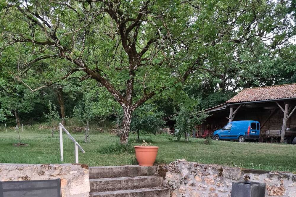 Photo of Outdoor in Sainte-Croix-de-Mareuil