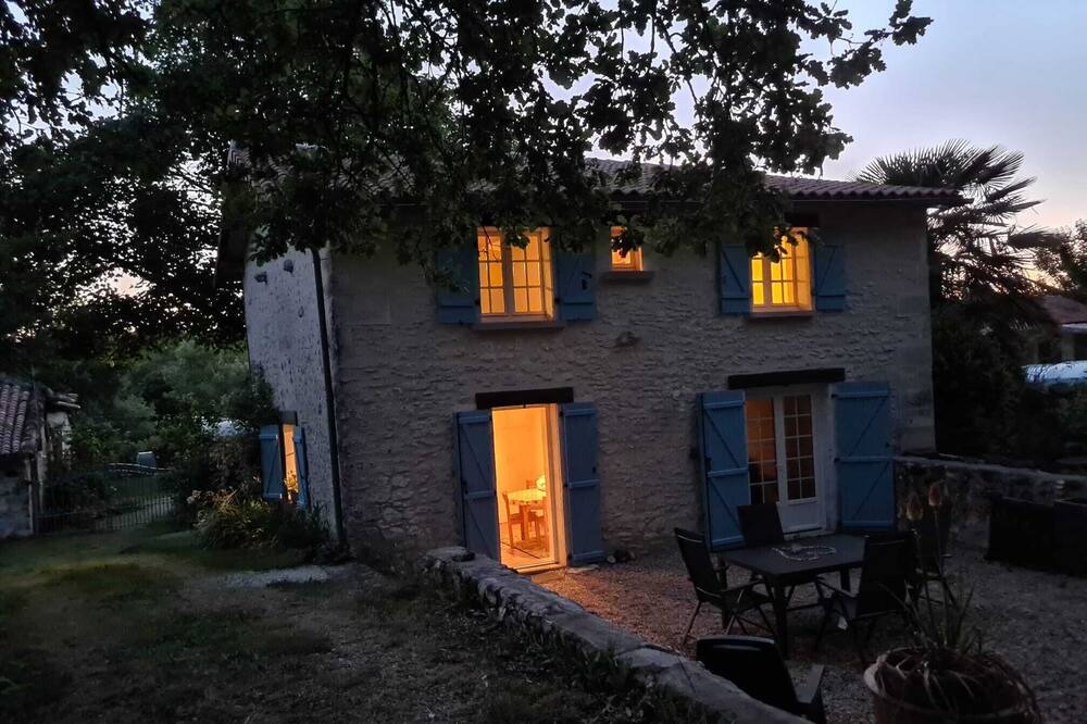 Photo of Outdoor in Sainte-Croix-de-Mareuil