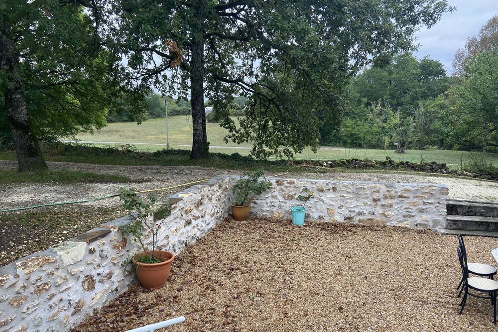 Photo of Outdoor in Sainte-Croix-de-Mareuil