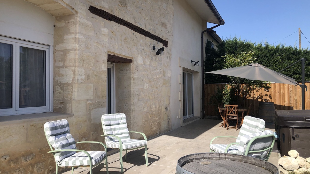 Photo of Patio Balcony in Margaux-Cantenac