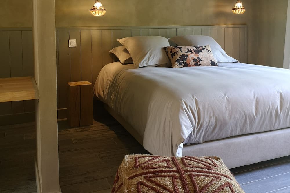 Photo of Bedroom in Saint-Sulpice-et-Cameyrac