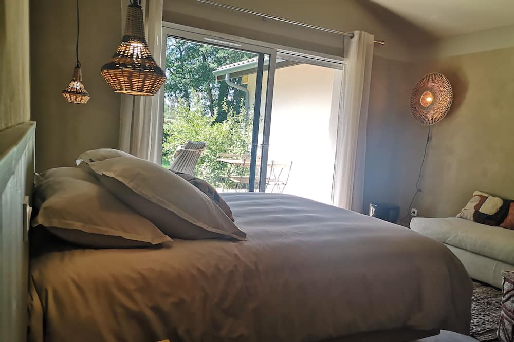 Photo of Bedroom in Saint-Sulpice-et-Cameyrac
