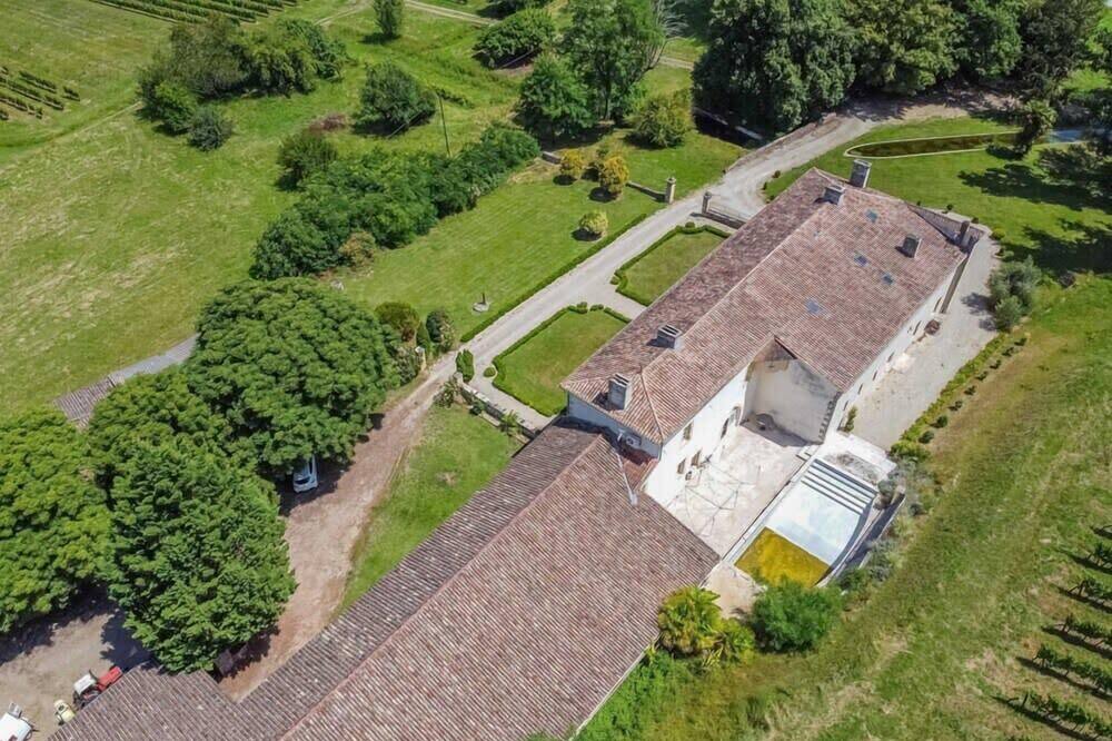 Photo of Outdoor in Saint-Pey-de-Castets
