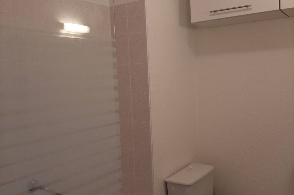 Photo of Bathroom in Gujan-Mestras