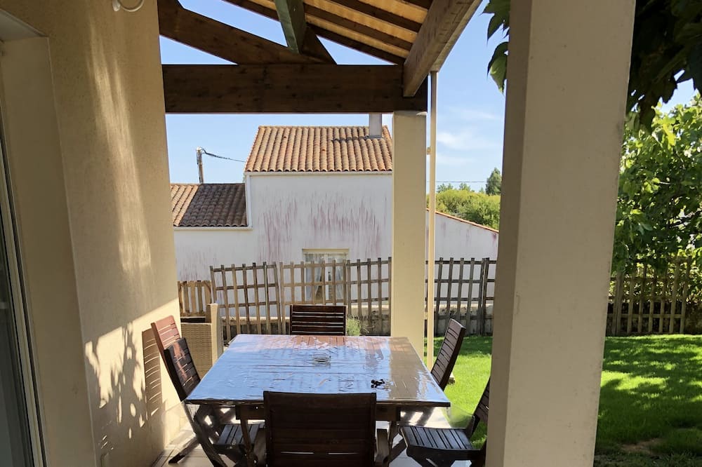 Photo of Patio Balcony in Le Chateau-d'Oleron