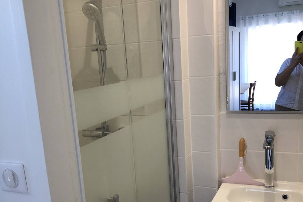 Photo of Bathroom in Le Chateau-d'Oleron