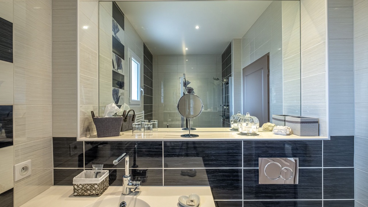 Photo of Bathroom in Chateaubernard