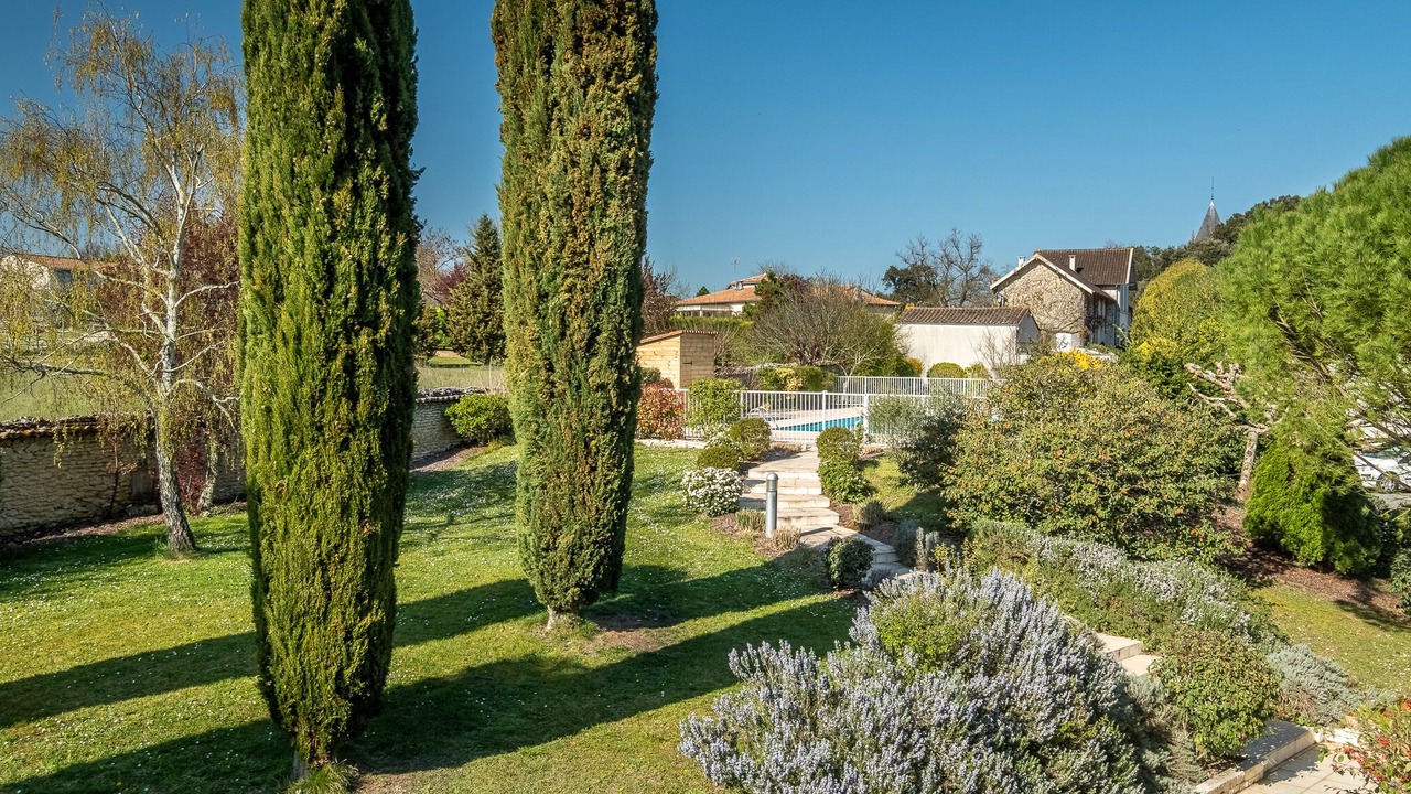 Photo of Outdoor in Chateaubernard