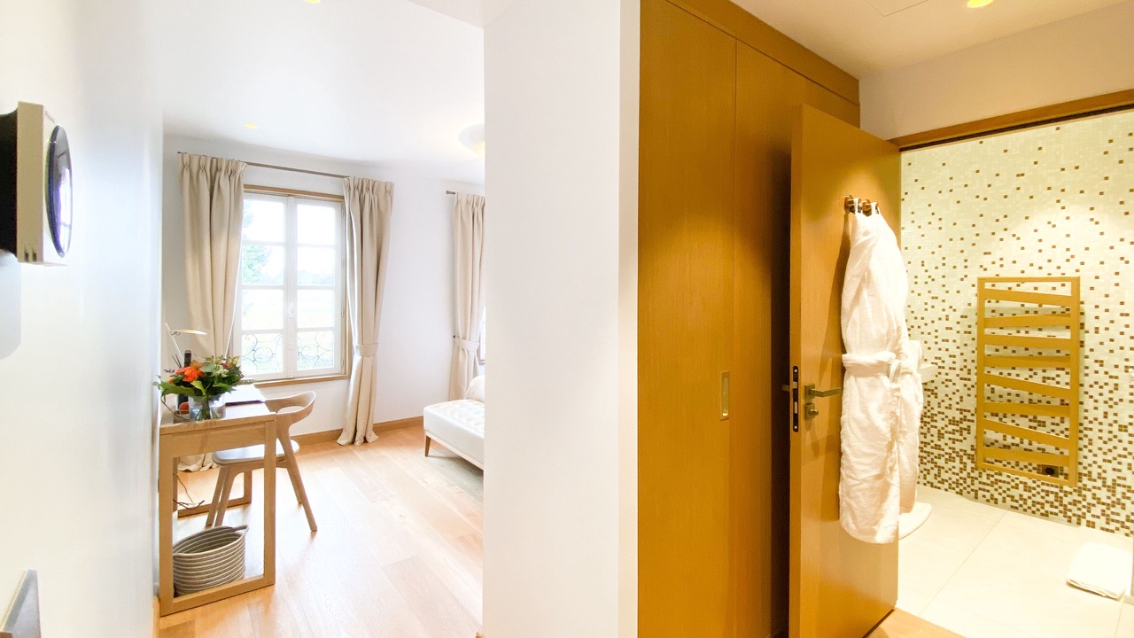 Photo of Bedroom in Robins Bay