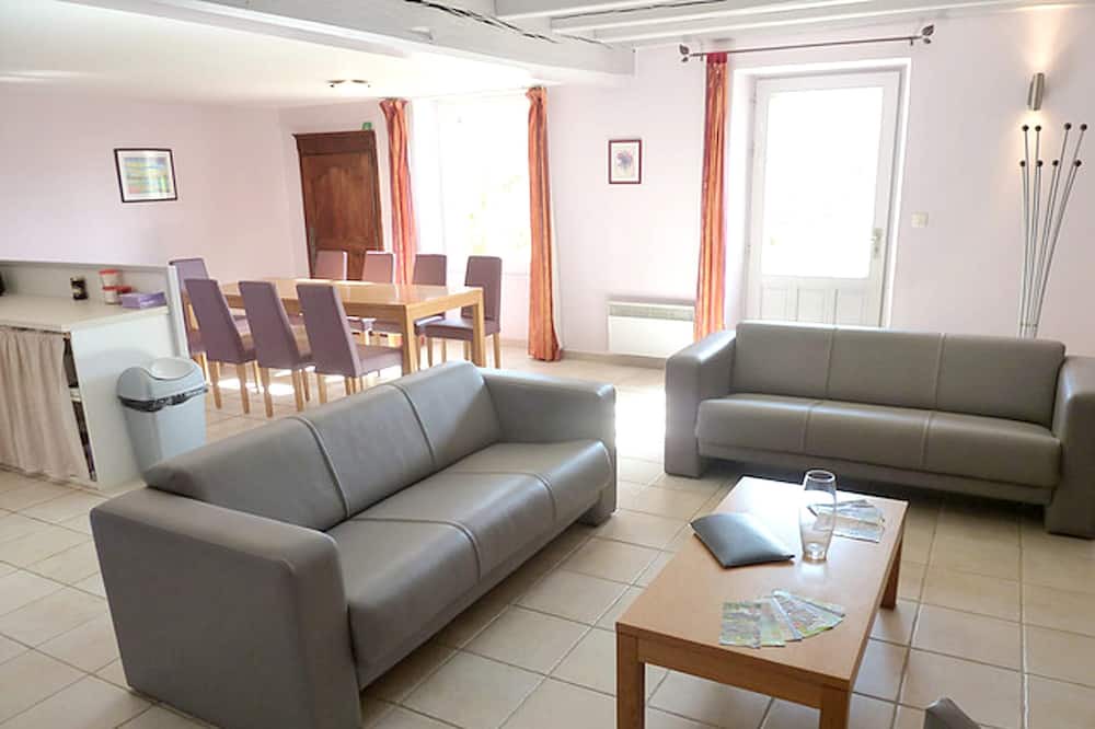 Photo of Livingroom in Saint-Vincent-la-Chatre