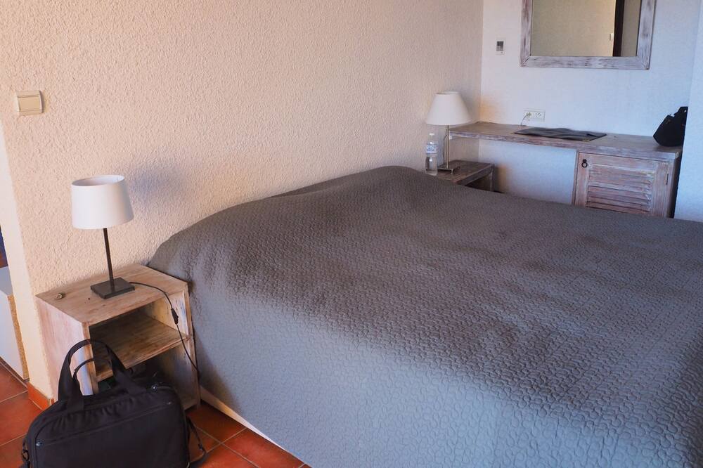 Photo of Bedroom in Bormes-Les-Mimosas