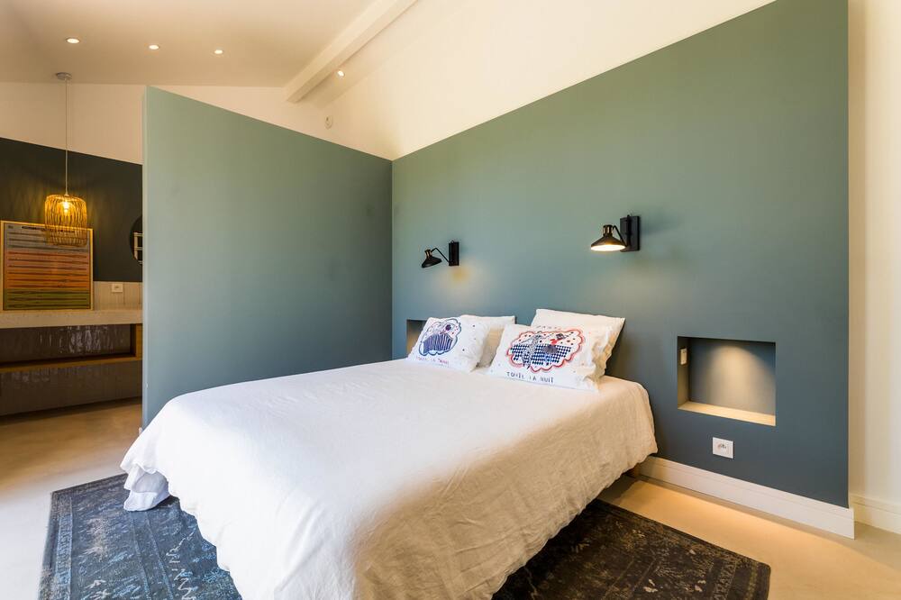 Photo of Bedroom in Arbonne
