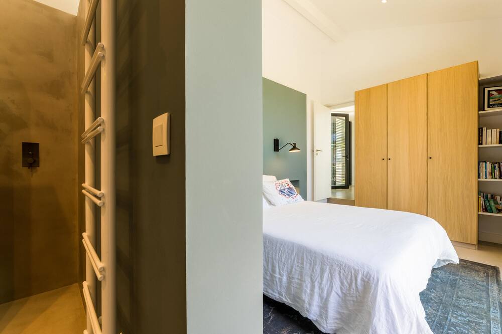 Photo of Bedroom in Arbonne