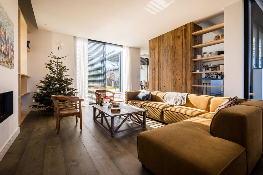 Photo of Livingroom in Arbonne