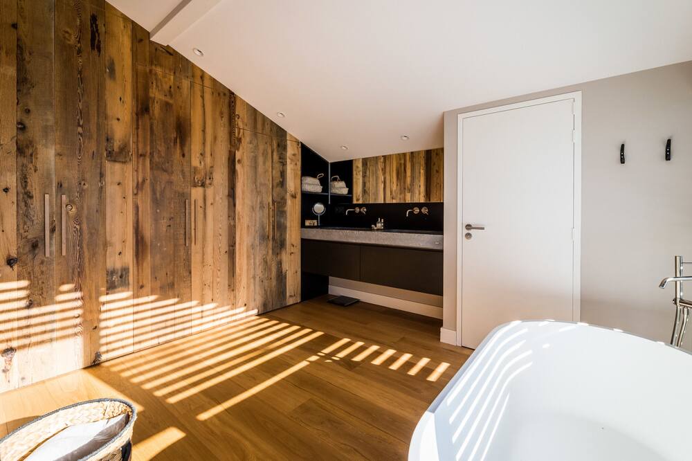 Photo of Bedroom in Arbonne