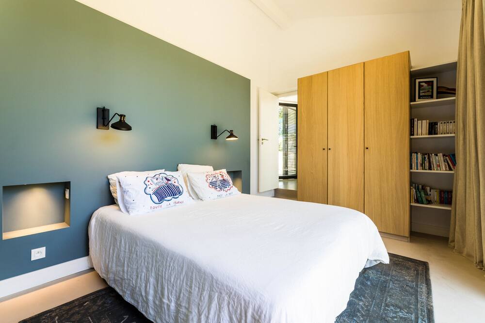 Photo of Bedroom in Arbonne