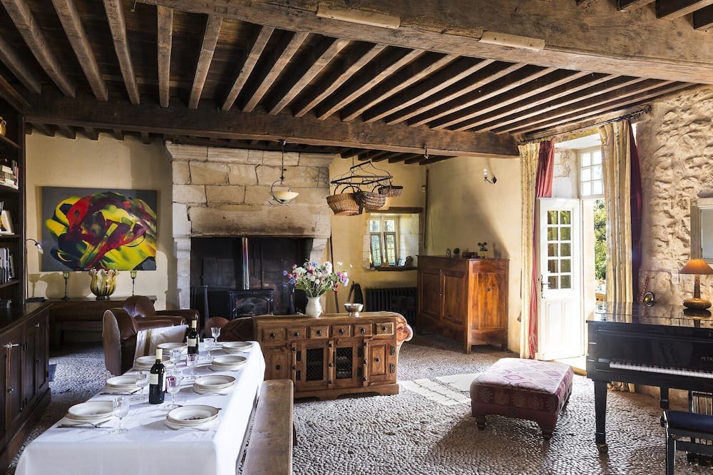 Photo of Livingroom in Vouthon