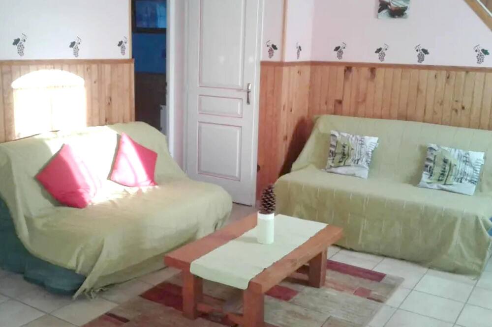 Photo of Livingroom in Begadan