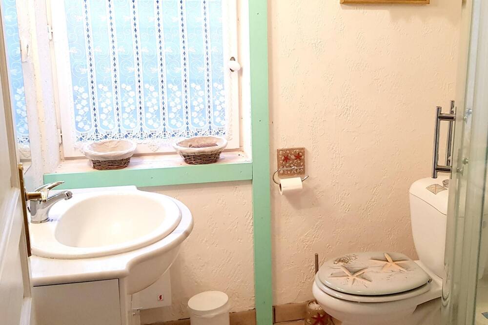 Photo of Bathroom in Bussac-Foret