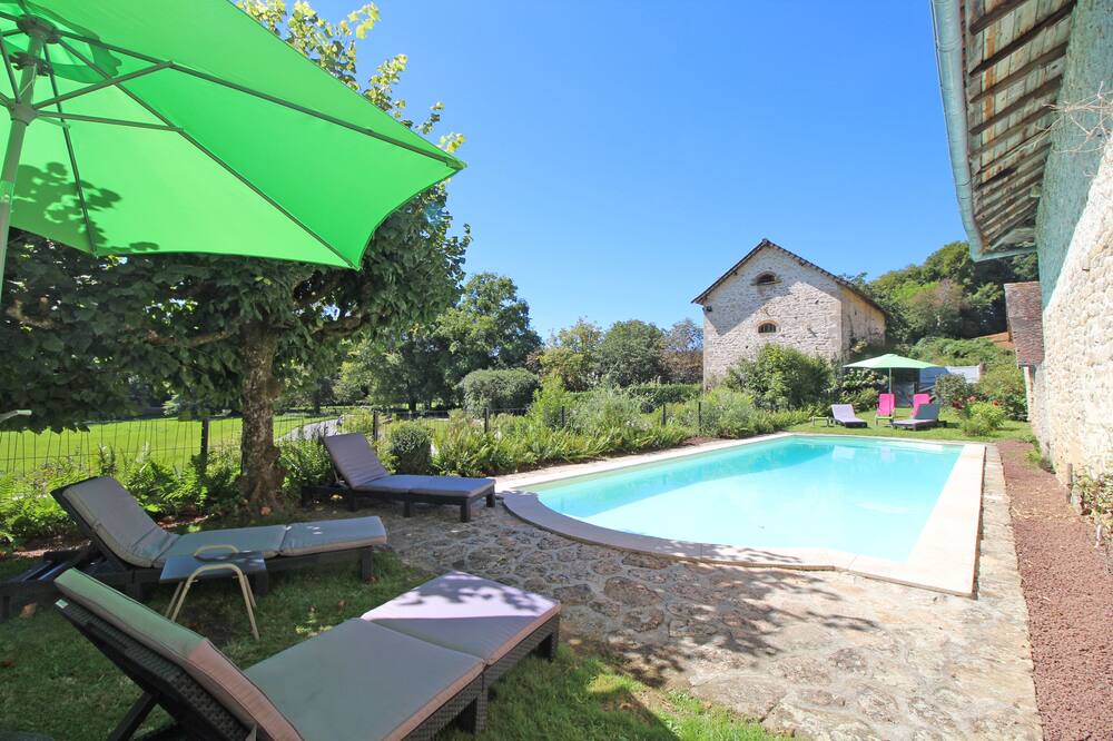 Photo of Outdoor in La Jonchere-Saint-Maurice