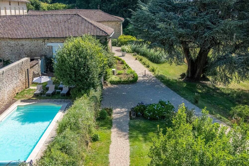 Photo of Outdoor in La Jonchere-Saint-Maurice