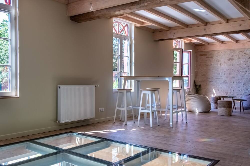 Photo of Livingroom in La Jonchere-Saint-Maurice
