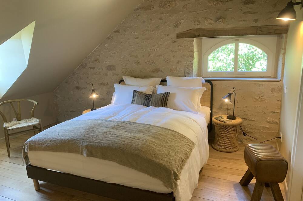 Photo of Bedroom in La Jonchere-Saint-Maurice