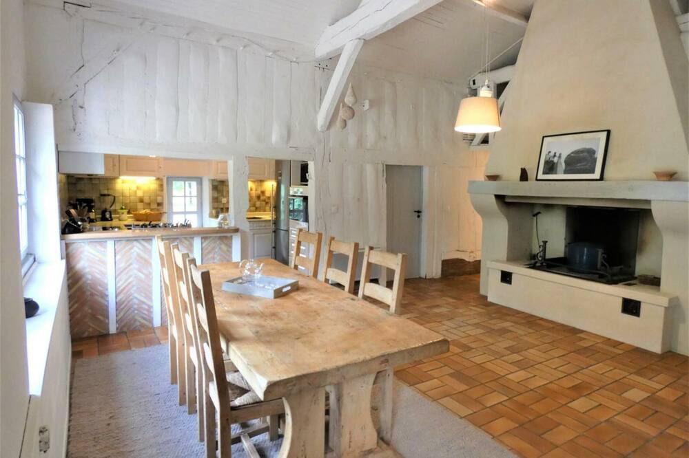 Photo of Livingroom in Commensacq