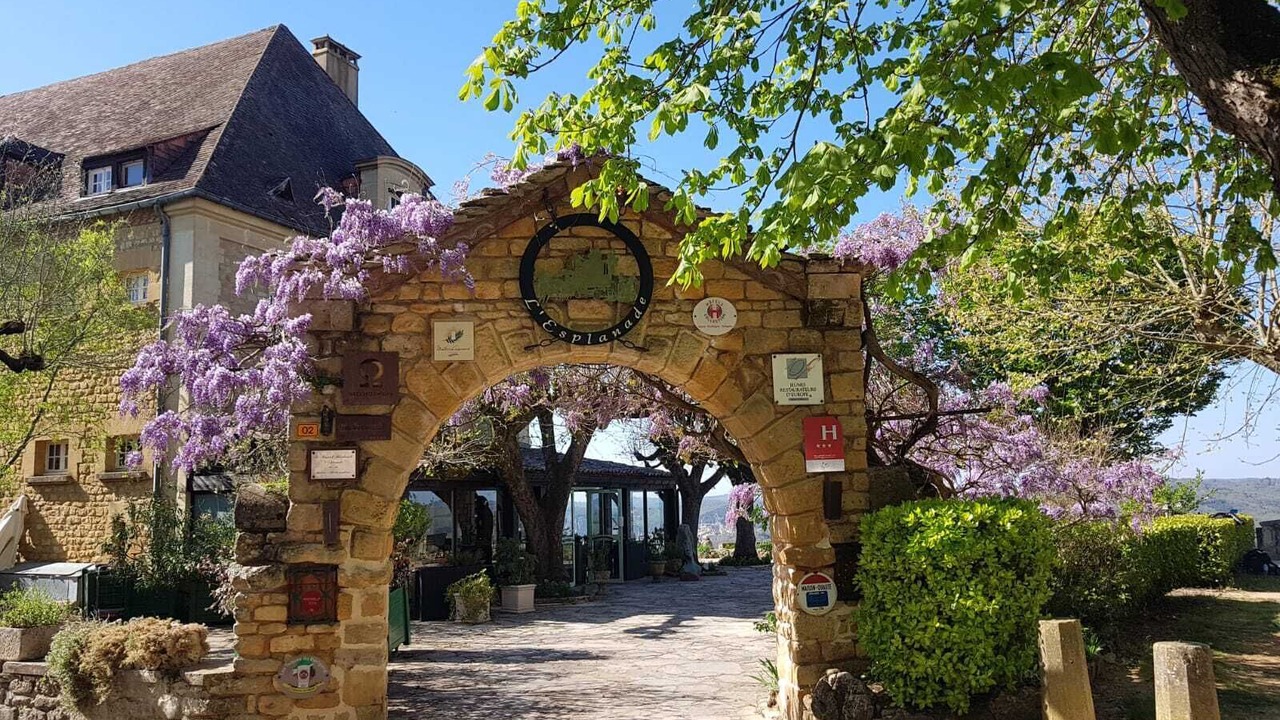 Photo of Outdoor in Saint-Amand-de-Belves
