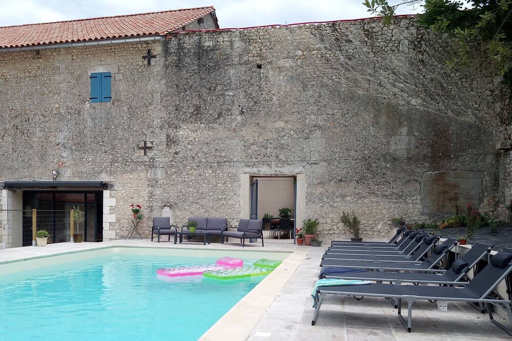 Photo of Outdoor in Saint-Romain