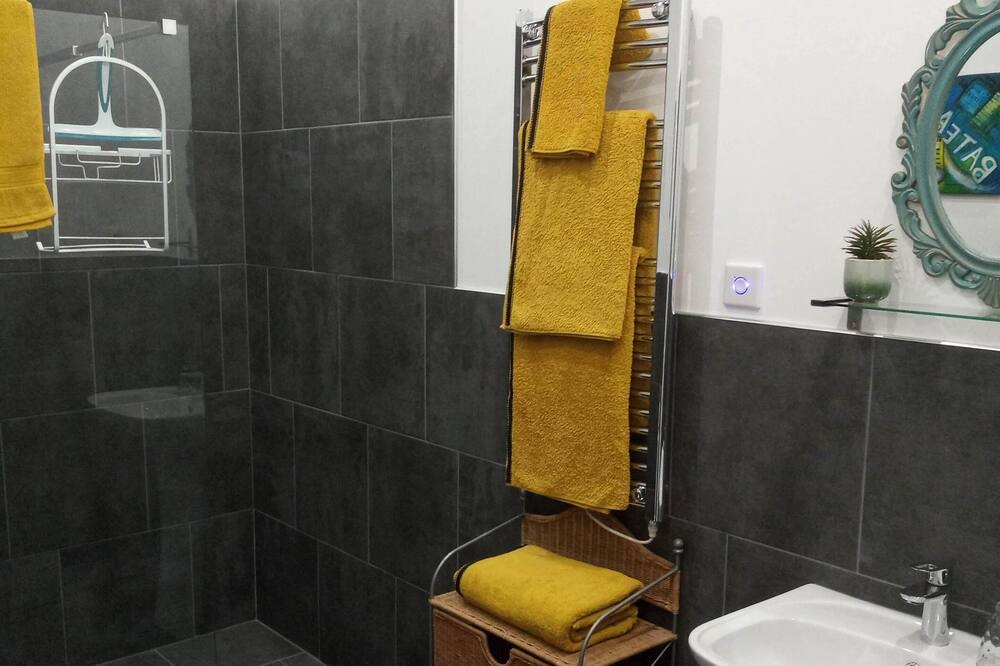 Photo of Bathroom in Saint-Romain