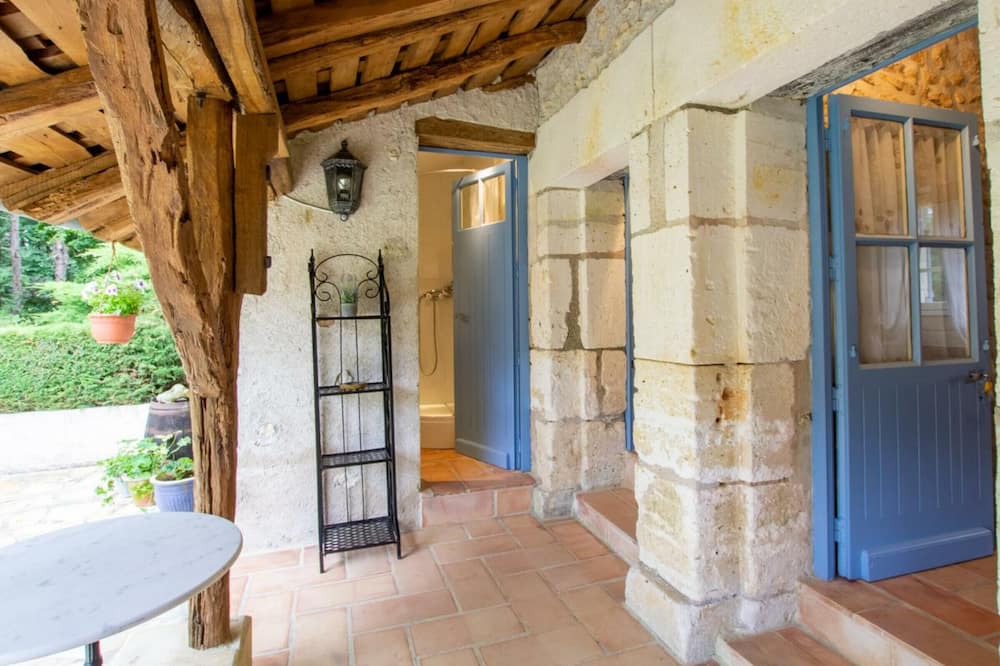 Photo of Patio Balcony in Eyvirat