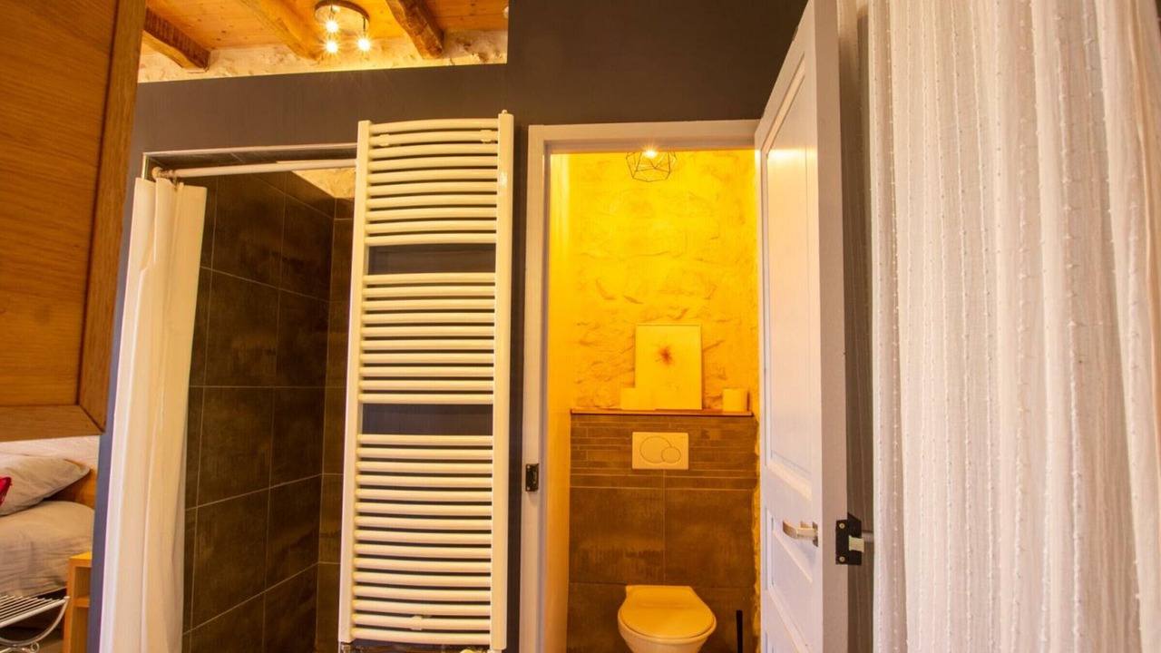 Photo of Bathroom in Saint-Pierre-de-Chignac
