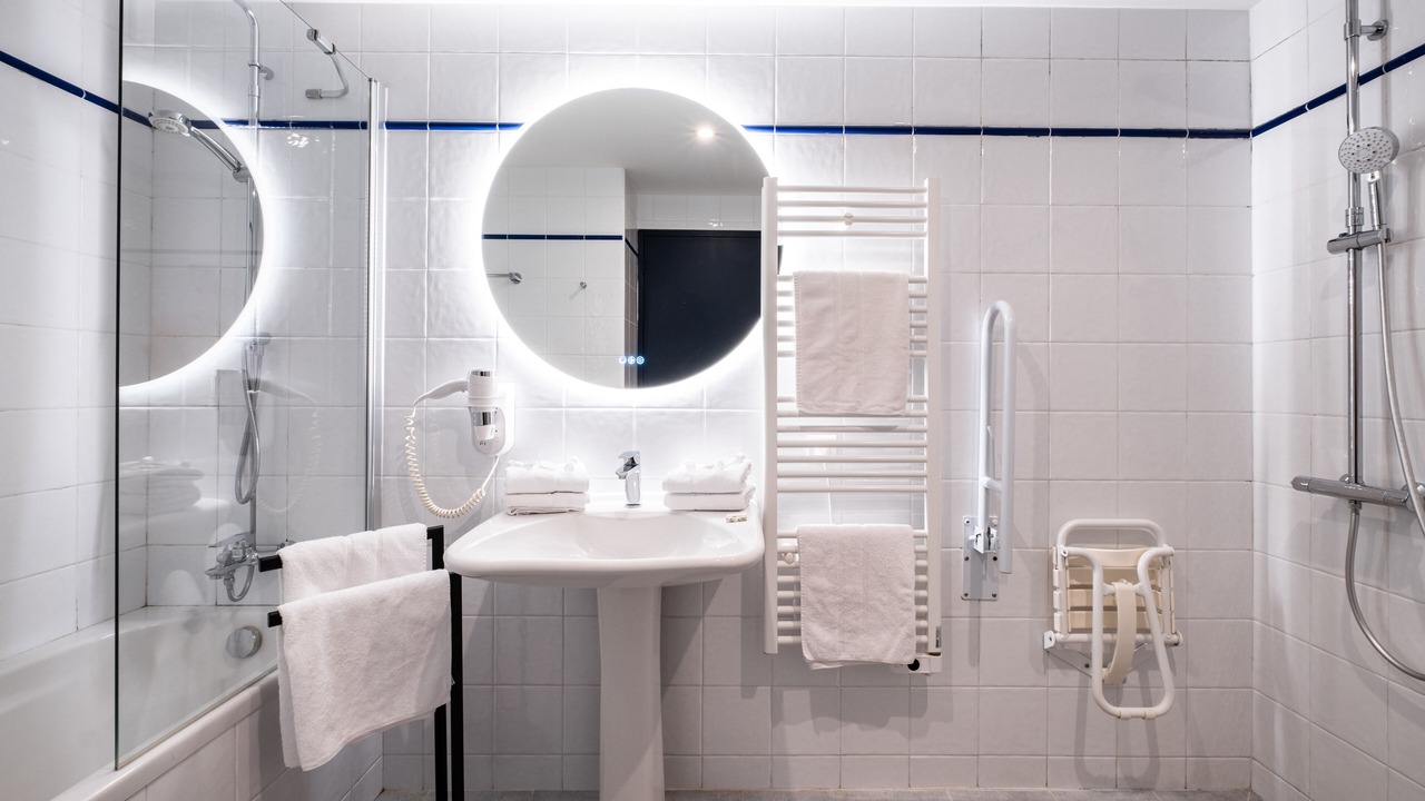 Photo of Bathroom in La Flotte