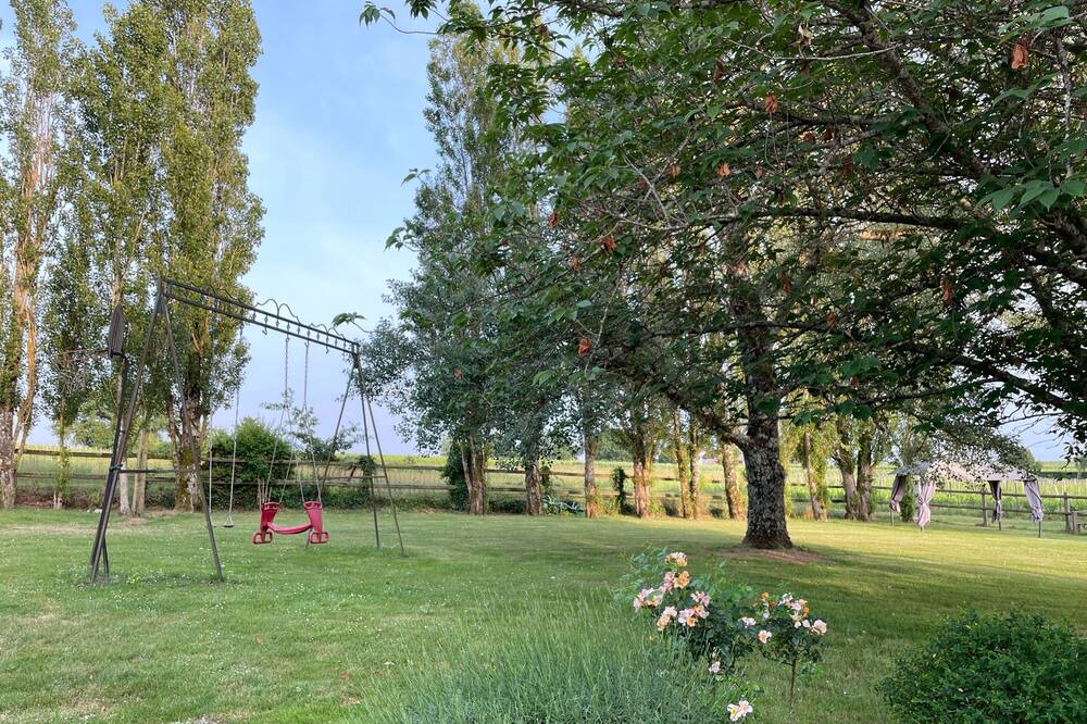 Photo of Outdoor in Les Leves-et-Thoumeyragues
